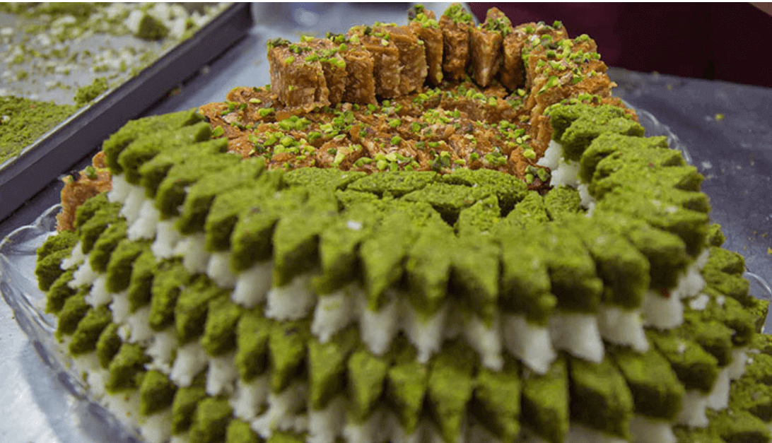 شیرینی های خوشمزه و محلی یزد - باقلوا - هتل سنتی پارس یزد
