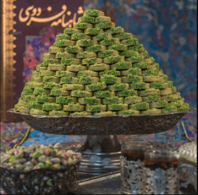 شیرینی های خوشمزه و محلی یزد - سوهان آردی - هتل سنتی پارس یزد