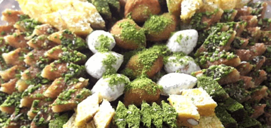 شیرینی های خوشمزه و محلی یزد - هتل سنتی پارس یزد